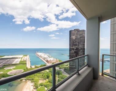 600 North Lake Shore Drive - Photo Thumbnail 17