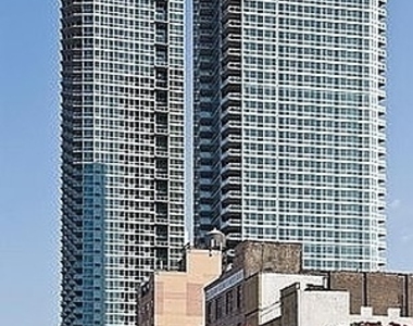 West 37 Street - Photo Thumbnail 4