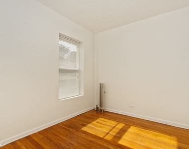 7643 S Stewart Ave - Photo Thumbnail 4