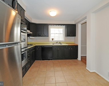 117 East Street Ne - Photo Thumbnail 10