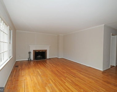 117 East Street Ne - Photo Thumbnail 4