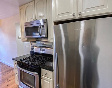 4903 Americana Dr Apt 105 - Photo Thumbnail 10