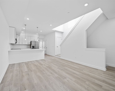 2327 Frankford Ave Unit 2 - Photo Thumbnail 6