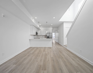 2327 Frankford Ave Unit 2 - Photo Thumbnail 16