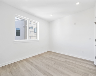 2327 Frankford Ave Unit 2 - Photo Thumbnail 25