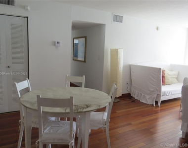 1200 Brickell Bay Dr. - Photo Thumbnail 12