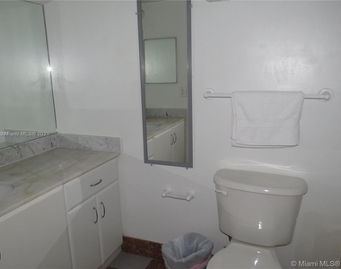 1200 Brickell Bay Dr. - Photo Thumbnail 11