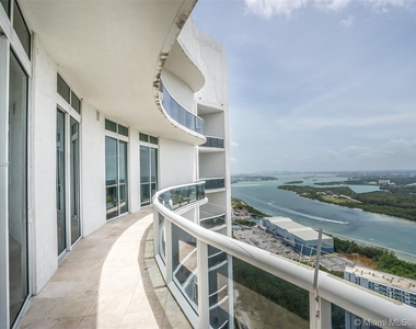 15811 Collins Ave - Photo Thumbnail 2