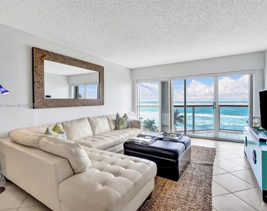 6767 Collins Ave - Photo Thumbnail 14