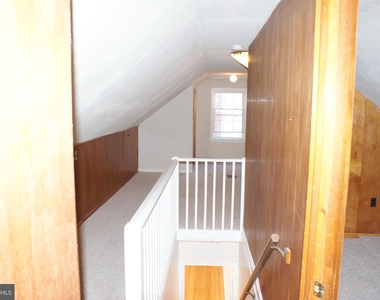 9409 Wire Avenue - Photo Thumbnail 4