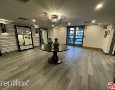 147 S Doheny Dr Apt 201 - Photo Thumbnail 7