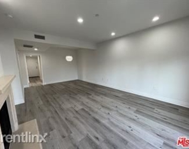 147 S Doheny Dr Apt 201 - Photo Thumbnail 0