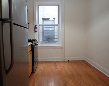 489 Montgomery Street - Photo Thumbnail 6