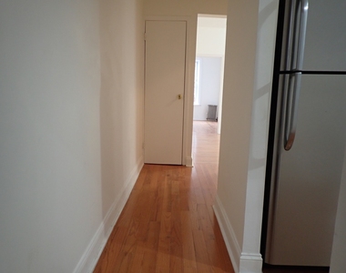 489 Montgomery Street - Photo Thumbnail 2