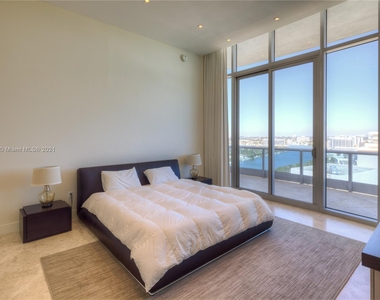 5959 Collins Ave - Photo Thumbnail 24