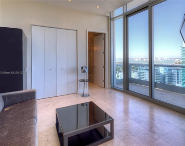 5959 Collins Ave - Photo Thumbnail 20