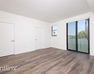 129 S Kings Rd Apt 107 - Photo Thumbnail 6