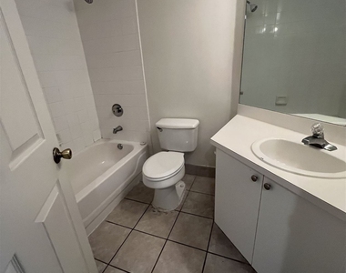 2119 Se 10th Ave Apt 906 - Photo Thumbnail 11