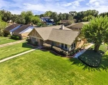 14111 Briarworth Dr - Photo Thumbnail 3