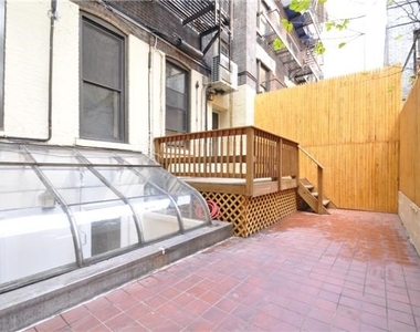 1378 York Avenue - Photo Thumbnail 5