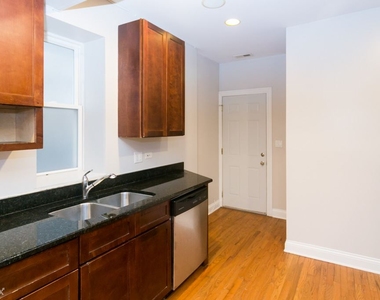 6508 N. Claremont, Unit 2w - Photo Thumbnail 2