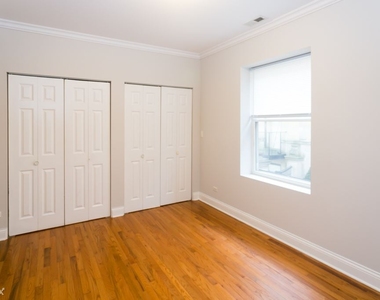 6508 N. Claremont, Unit 2w - Photo Thumbnail 8