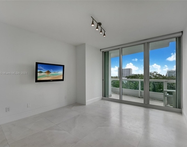 1643 Brickell Ave - Photo Thumbnail 8