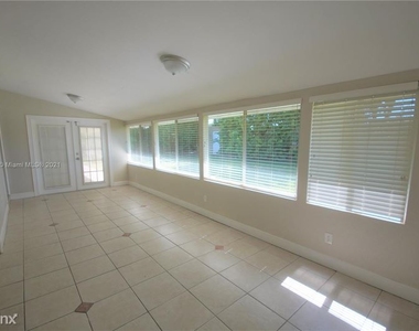 9440 Sw 181 St - Photo Thumbnail 4