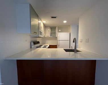 2801 Florida Ave Apt 235 - Photo Thumbnail 6