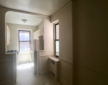 560 West 218th Street - Photo Thumbnail 6