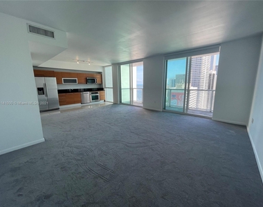 244 Biscayne Blvd - Photo Thumbnail 11