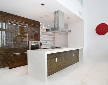 1100 Biscayne Blvd - Photo Thumbnail 22