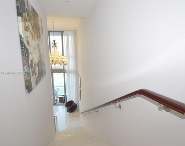 1100 Biscayne Blvd - Photo Thumbnail 9