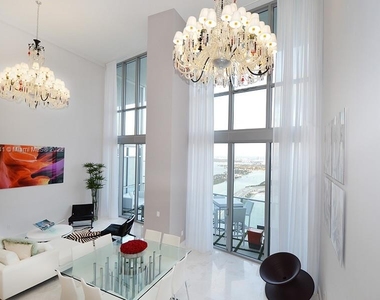 1100 Biscayne Blvd - Photo Thumbnail 0