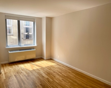 120 West 21st Street - Photo Thumbnail 1