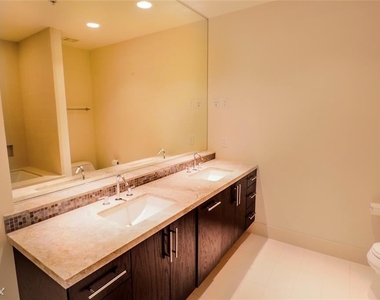 2207 Bancroft St Apt 907 - Photo Thumbnail 4