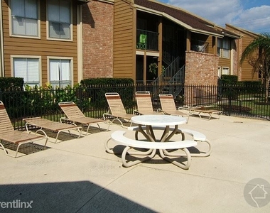 11250 Briar Forest Dr - Photo Thumbnail 0