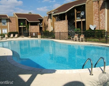 11250 Briar Forest Dr - Photo Thumbnail 3