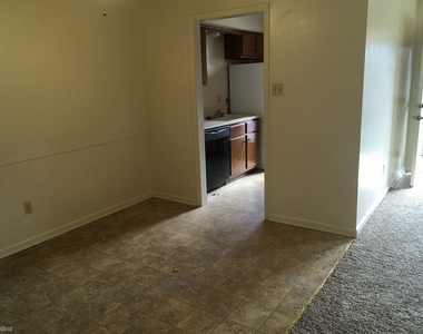 2409 Pedernales Dr - Photo Thumbnail 11