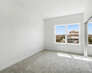 2100 St Thomas Street - Photo Thumbnail 9