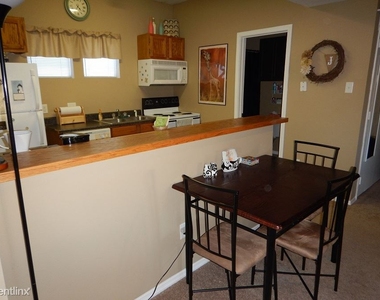 309 Mobile Ave Apt 3 - Photo Thumbnail 4