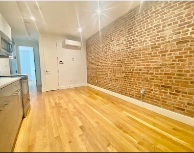 125 Lefferts Place - Photo Thumbnail 7