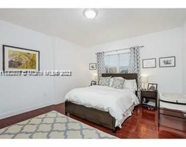 118 Zamora Ave - Photo Thumbnail 7