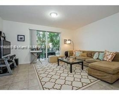 118 Zamora Ave - Photo Thumbnail 6