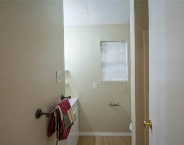 3720 Stanley Avenue - Photo Thumbnail 14