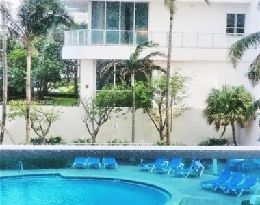 4001 S Ocean Dr Apt 2r - Photo Thumbnail 7