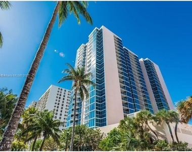 2655 Collins Ave Apt 1606 - Photo Thumbnail 12