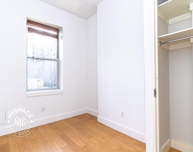 828 St Johns Place - Photo Thumbnail 3