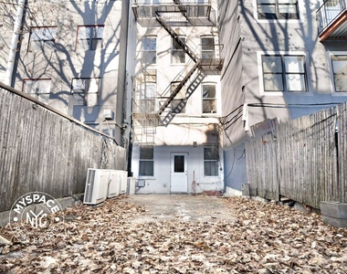 828 St Johns Place - Photo Thumbnail 6