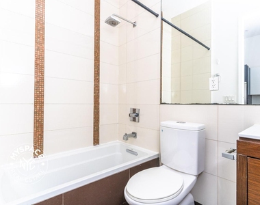 828 St Johns Place - Photo Thumbnail 2